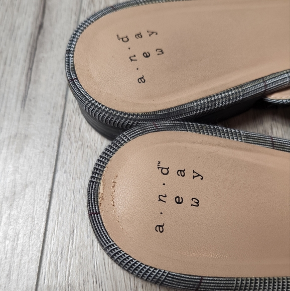 A New Day Plaid Mules 8 1/2 Women's - Picture 6 of 8